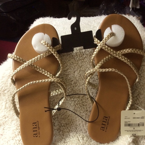 NWT👀 Ana Gold Sandals🌸🌸 - Picture 1 of 5